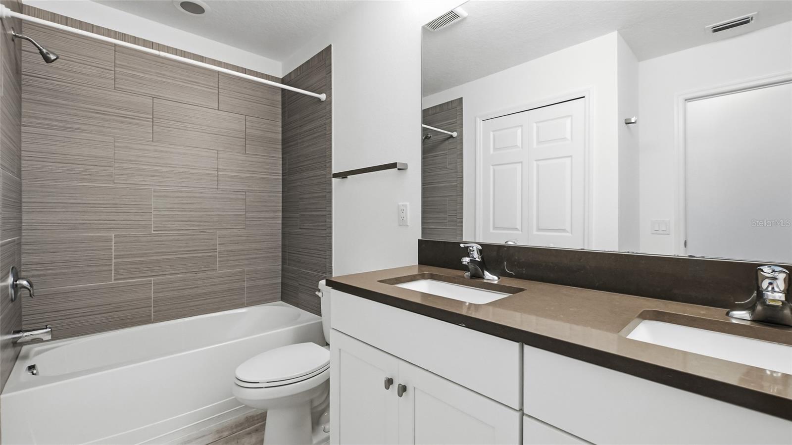 WEST LAKE TWNHMS PH 2 - Residential Lease