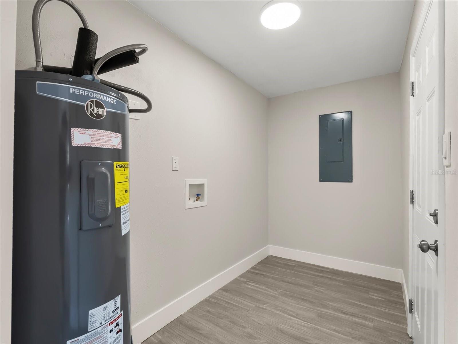 MALIBU GROVES SIXTH ADD - Residential