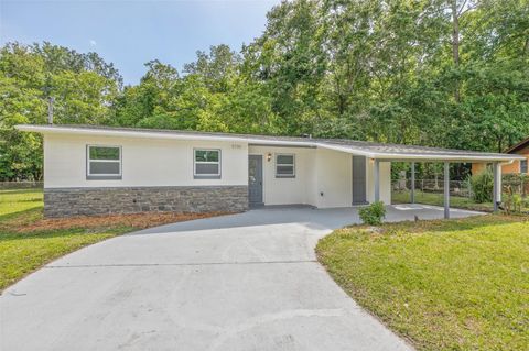 Single Family Residence in JACKSONVILLE FL 5736 KINLOCK COURT.jpg