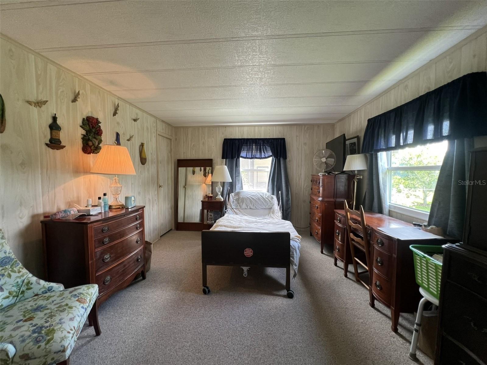 FLORAL LAKES - Residential