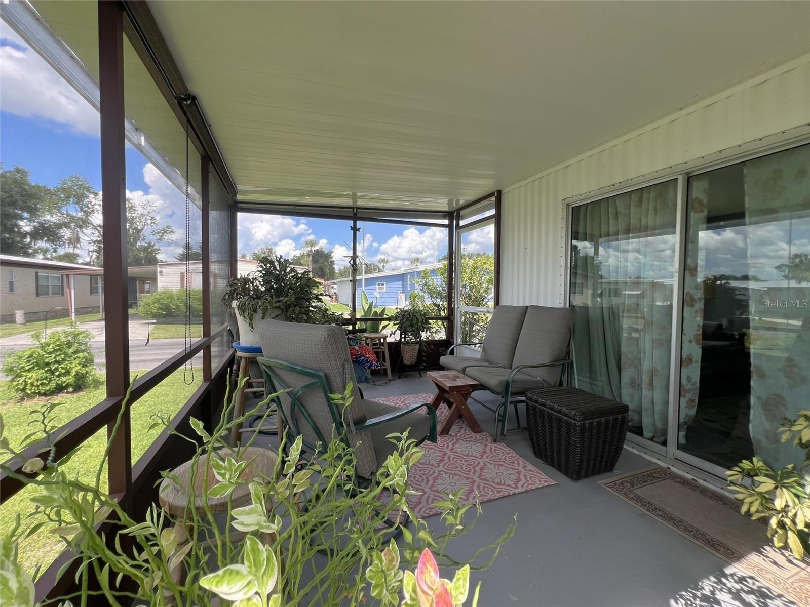 FLORAL LAKES - Residential