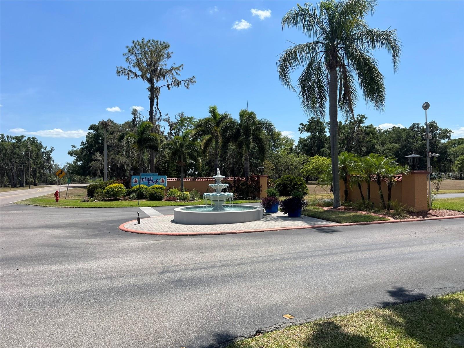 FLORAL LAKES - Residential