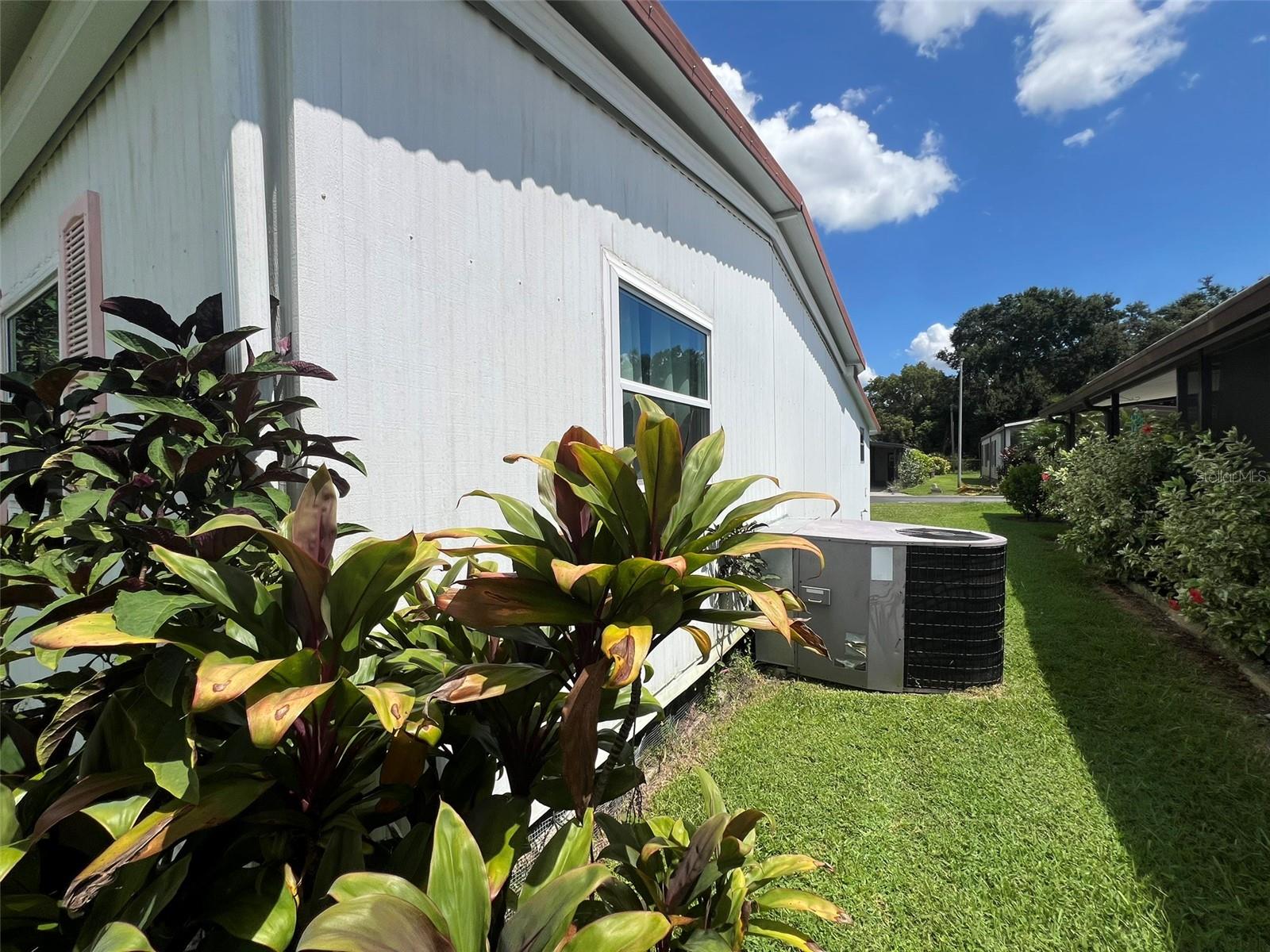 FLORAL LAKES - Residential