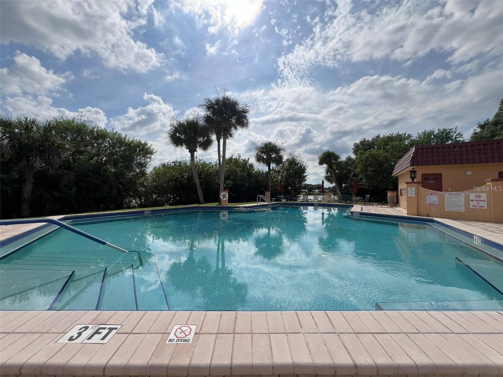 FLORAL LAKES - Residential