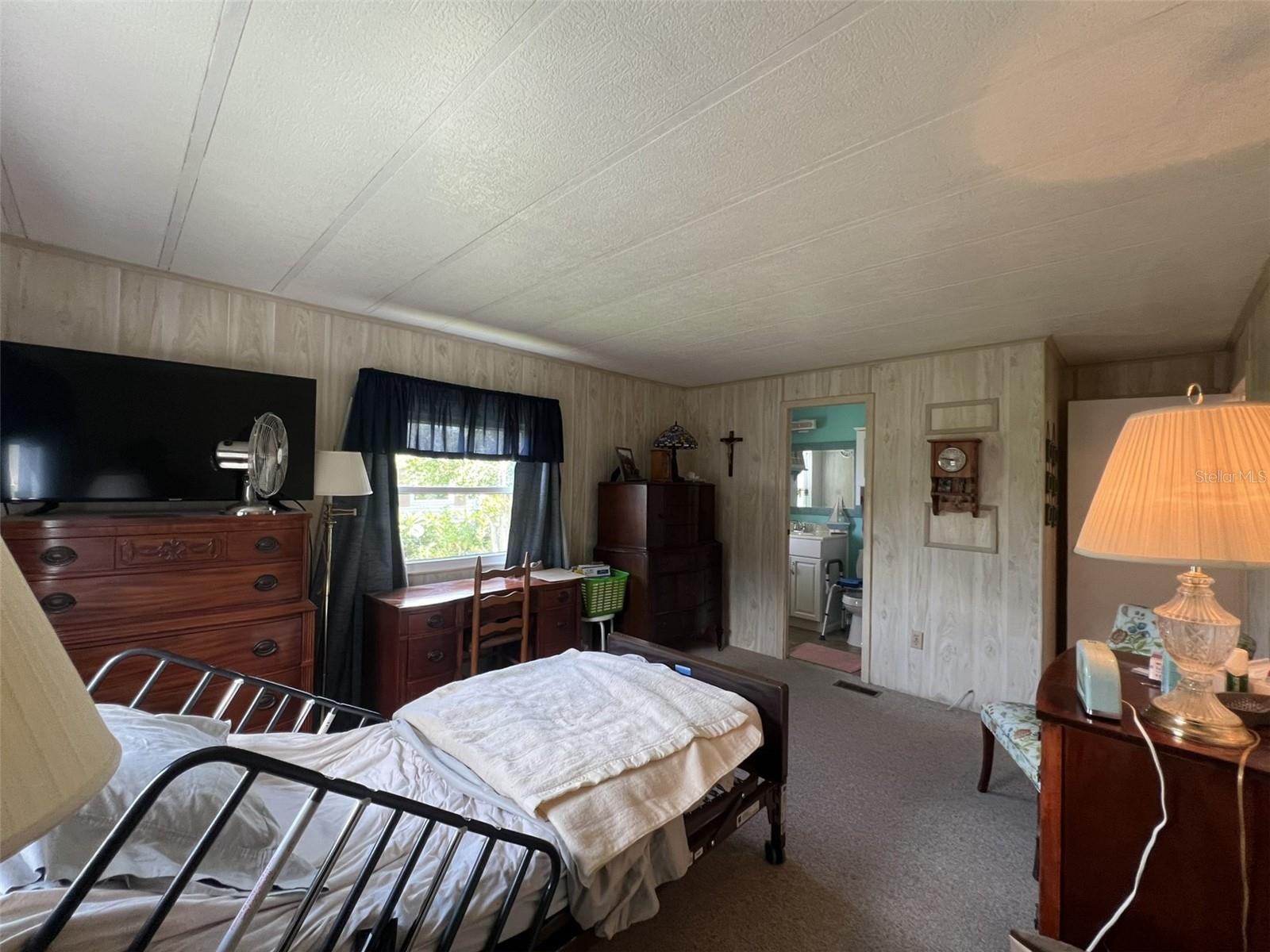 FLORAL LAKES - Residential