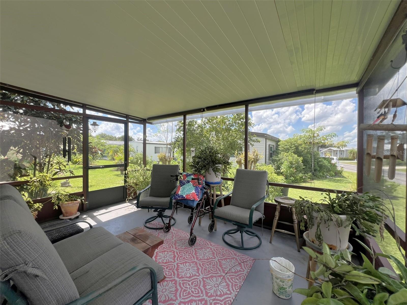 FLORAL LAKES - Residential