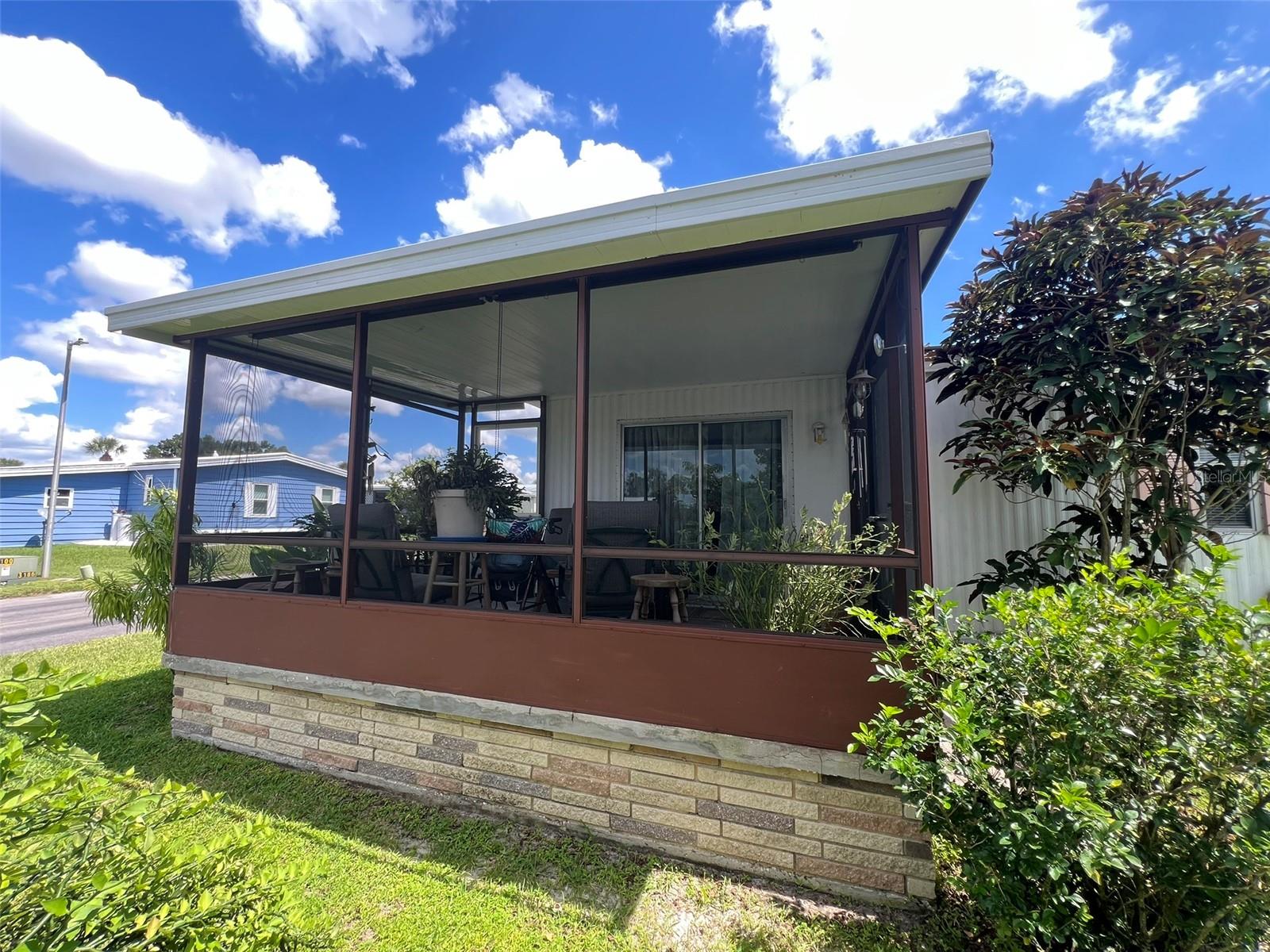 FLORAL LAKES - Residential