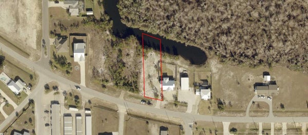 520 15TH ST, MEXICO BEACH, FL 32456 - Image 86f71d95c2c211406afa2808b4183fa2/3261583267