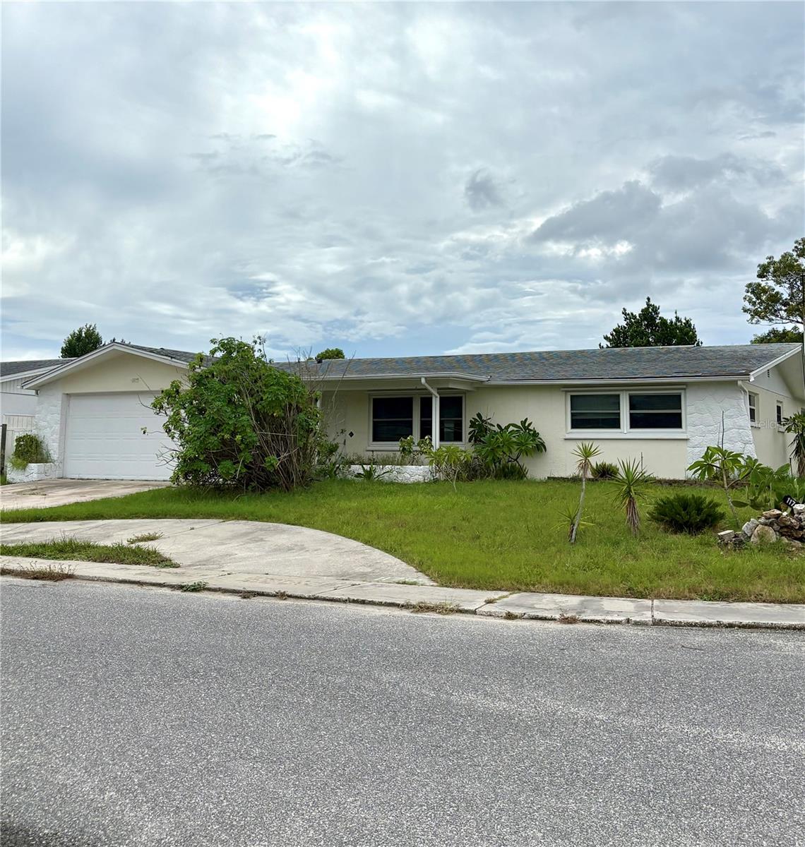 This 3 bedroom 2.5 bath 2 car garage has all the upgrades you could imagine. The Kitchen features soft close all wood cherry cabinets with lots of granite and stainless steel appliances. The master bedroom is spacious and has a fully updated bath with granite top. Schedule a showing today!