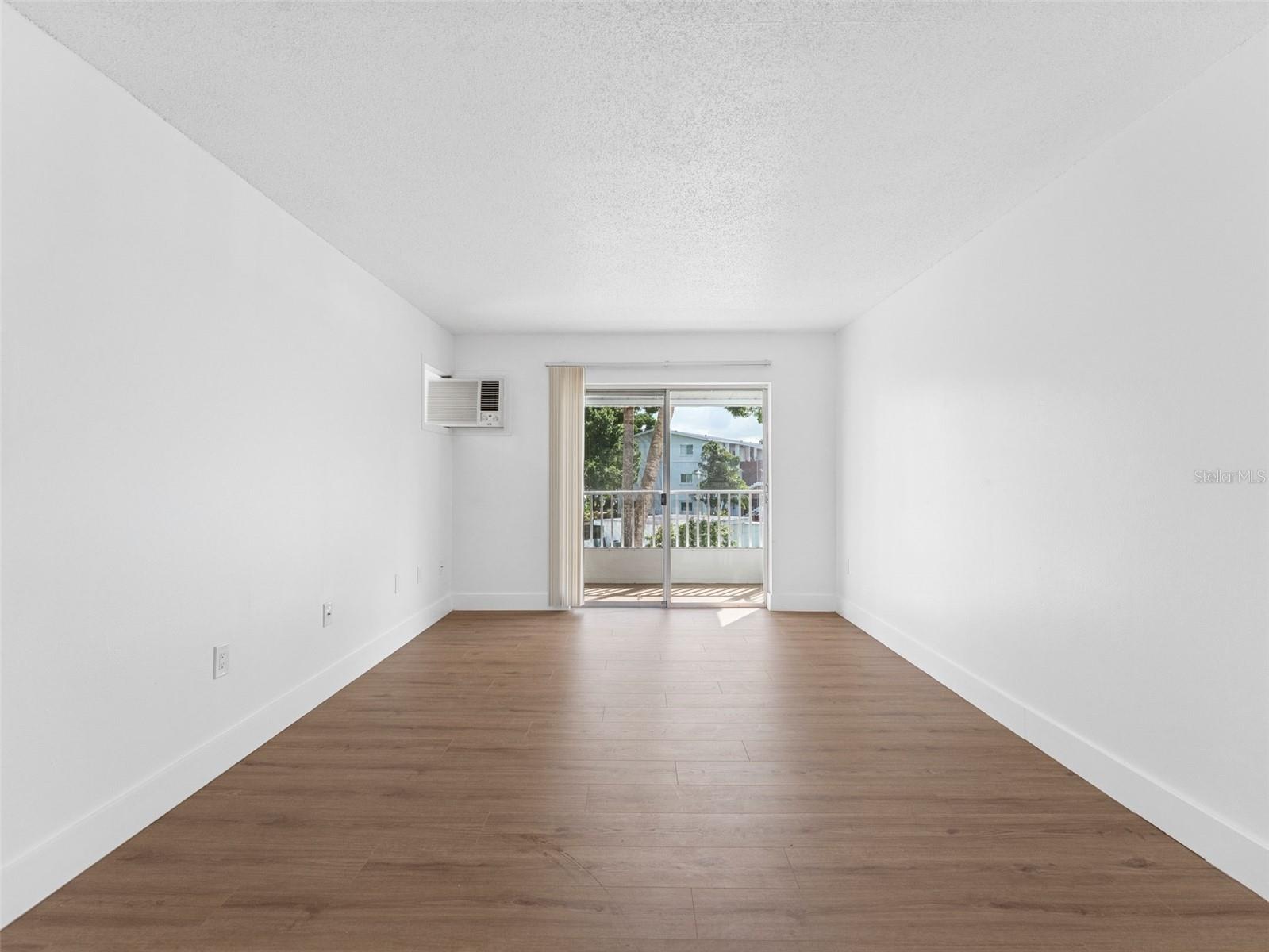 THE FOURTH BAYSHORE - Residential