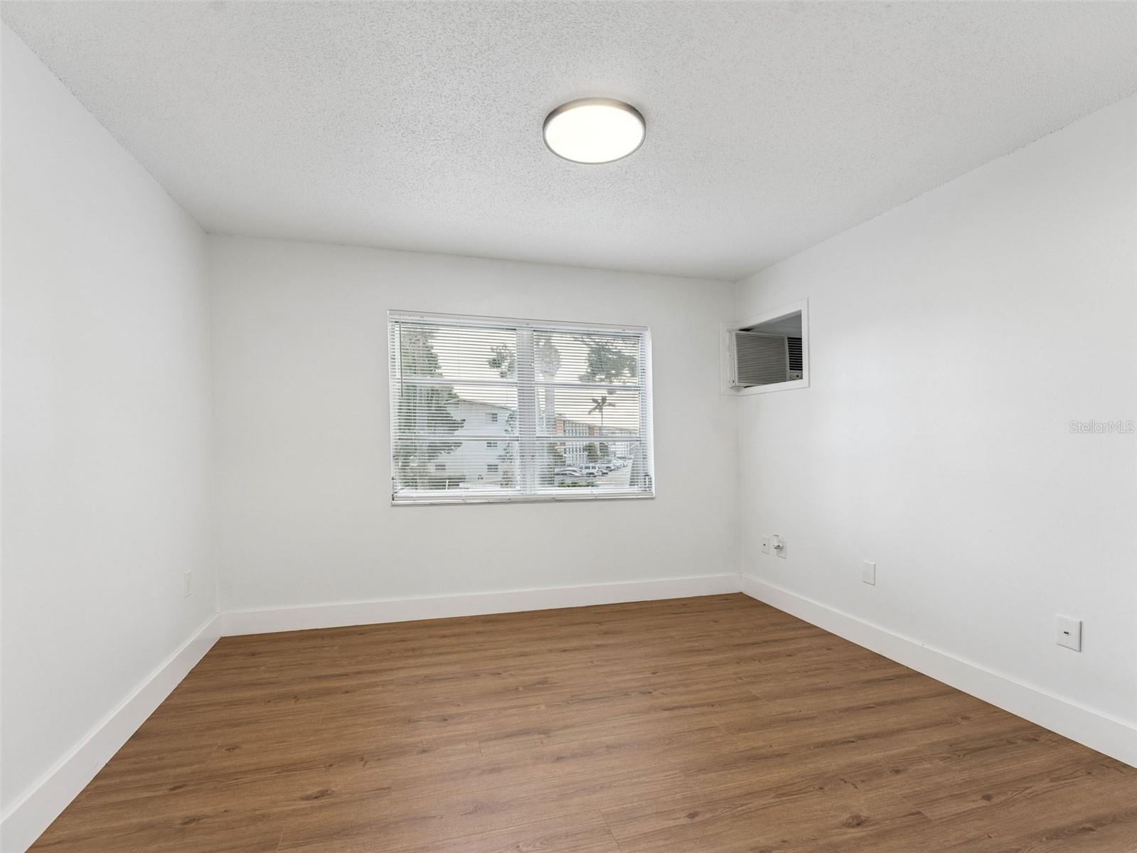 THE FOURTH BAYSHORE - Residential