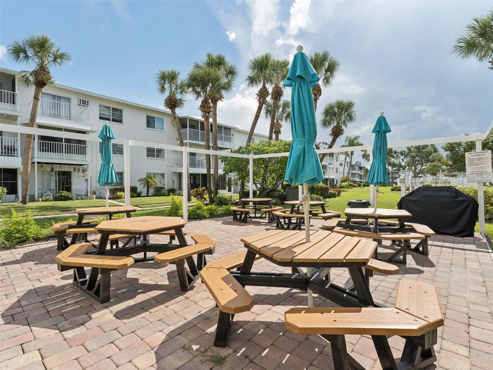 THE FOURTH BAYSHORE - Residential