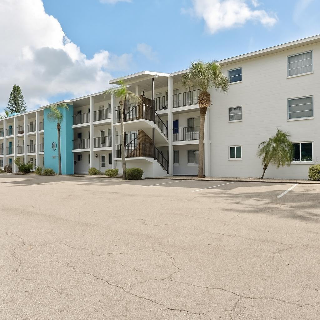 Move right into this beautifully remodeled condo, perfectly situated in the vibrant 55+ community of Fourth Bayshore. This updated condo is ready for its new owner and features a screened-in balcony—perfect for relaxing with your morning coffee or favorite beverage. Additional conveniences include on-site laundry facilities and a private storage locker just steps from your front door.
Fourth Bayshore is known for its warm, welcoming atmosphere and a full calendar of activities that bring neighbors together. Residents enjoy shuffleboard and bocce leagues, regular coffee socials and ladies’ luncheons, monthly golf outings, and special events like themed dinners, pancake breakfasts, Vegas Night, Super Bowl parties, and live entertainment at Friendship Square. The community also takes pride in its beautifully maintained grounds, thanks to the combined efforts of a dedicated lawn and landscape team and an active Garden Club that works year-round to keep the gardens looking their best.
Beyond the community itself, you'll appreciate the prime location—just minutes from shops, restaurants, and nearby bus stops. Plus, the State College of Florida is conveniently located across the street, offering residents access to athletic events, cultural performances, and more.
Discover the comfort, convenience, and sense of community that make Fourth Bayshore such a special place to call home!