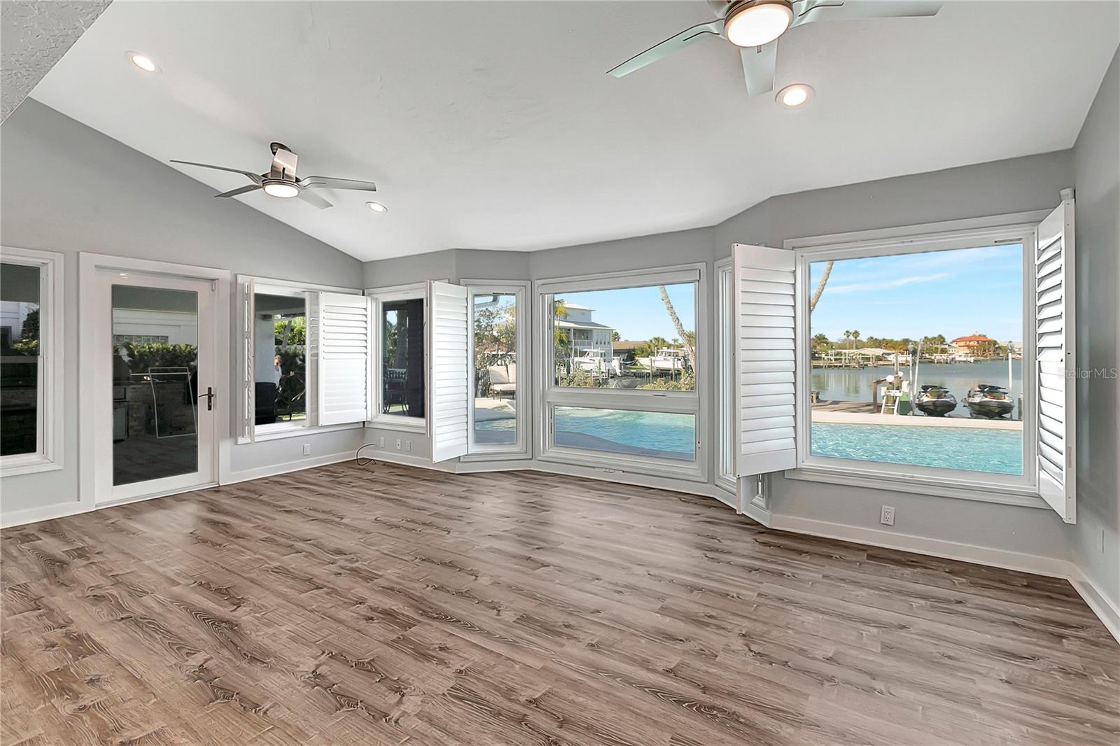 HARBOR BLUFFS SEC 4 - Residential
