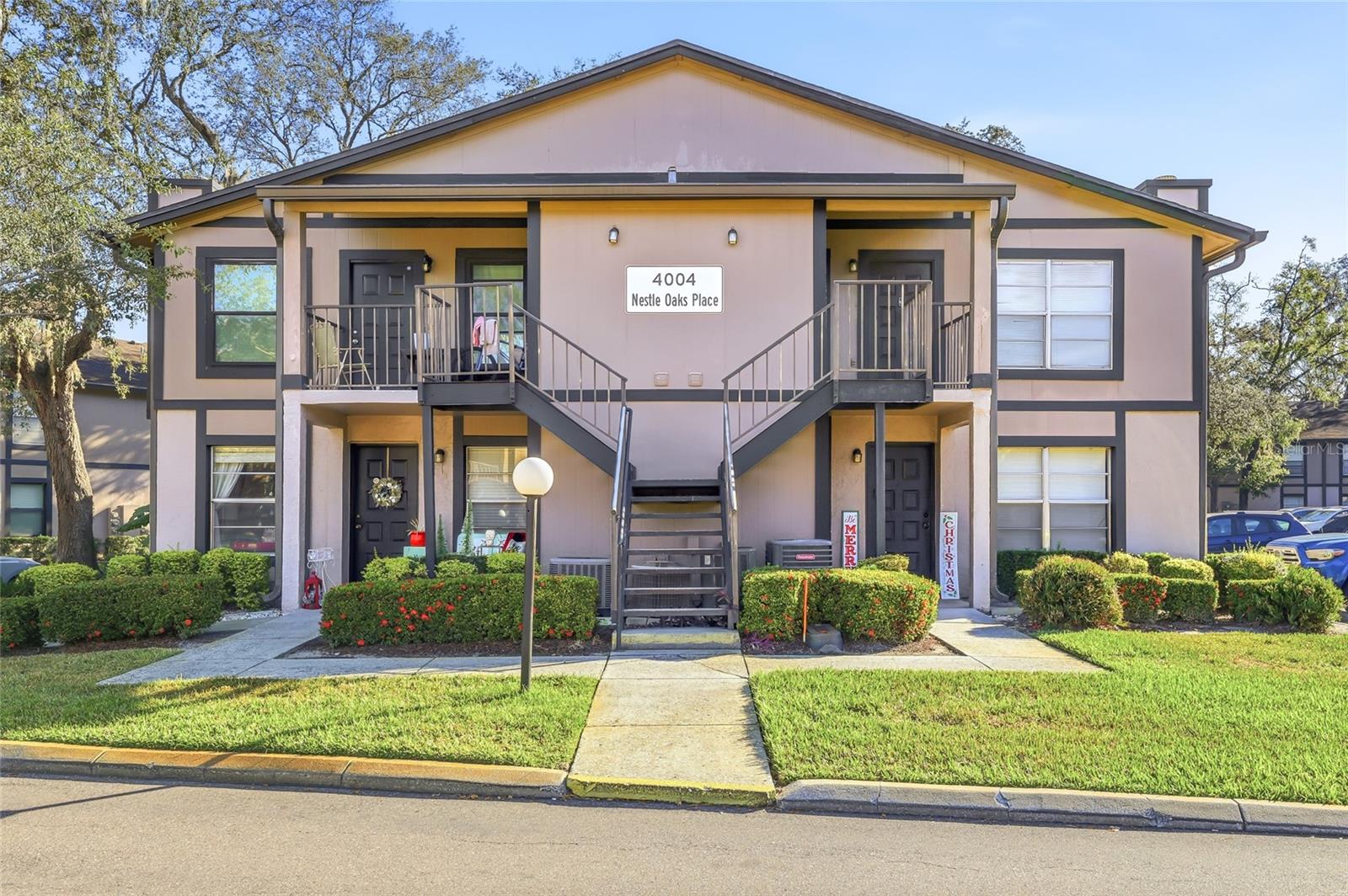 NORTH OAKS CONDO I - Residential Lease