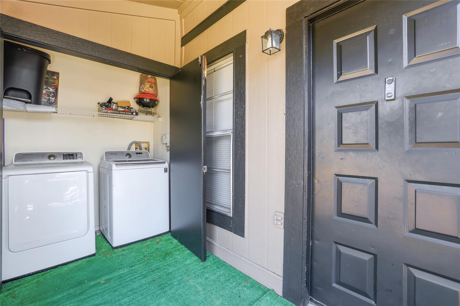 NORTH OAKS CONDO I - Residential Lease