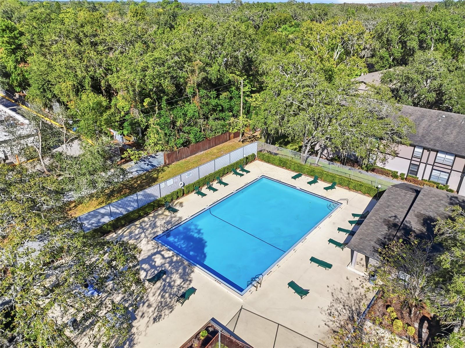 NORTH OAKS CONDO I - Residential Lease