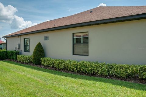 A home in WINTER HAVEN