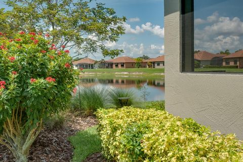 A home in WINTER HAVEN