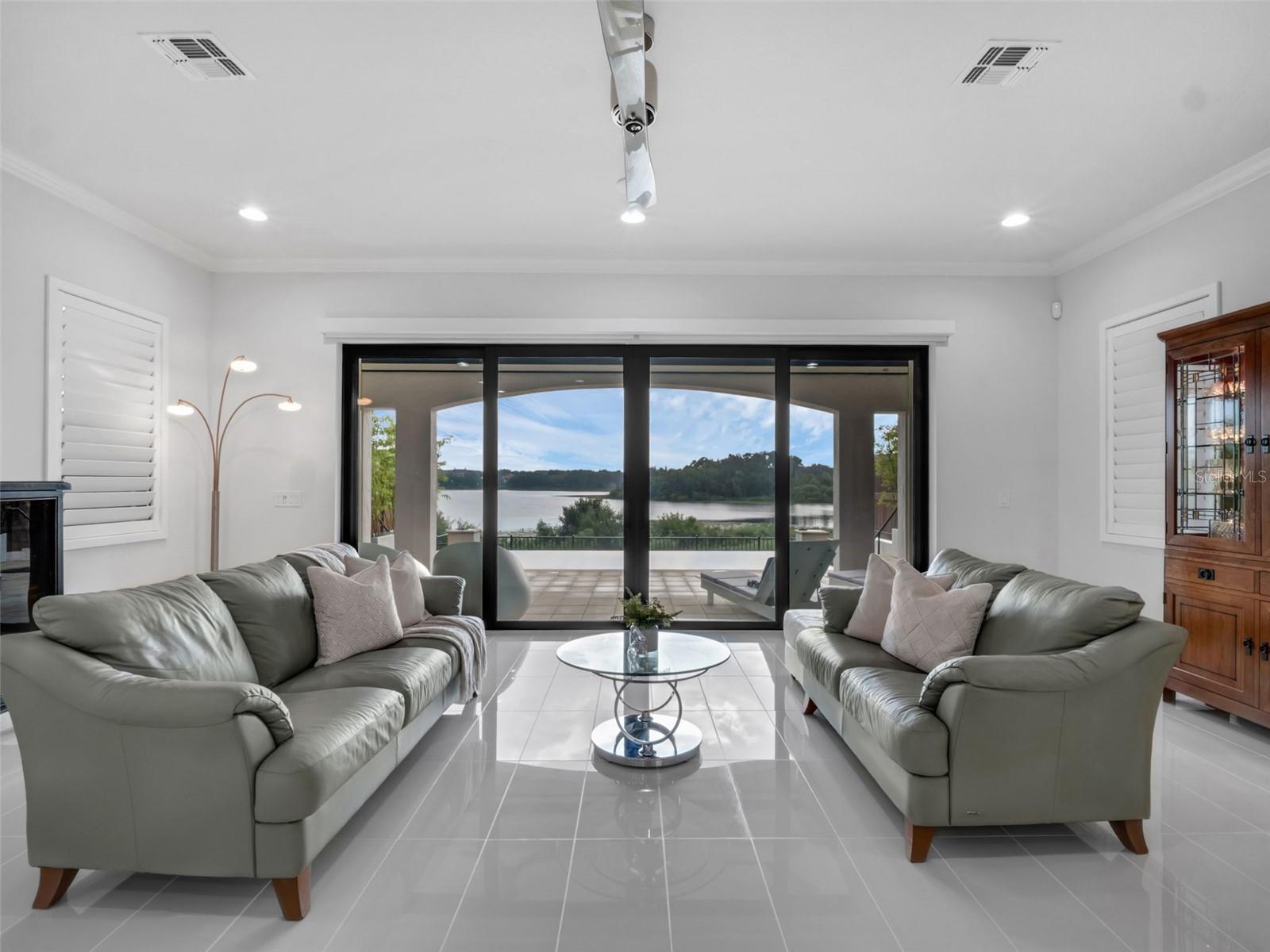 7615 TOSCANA BOULEVARD
