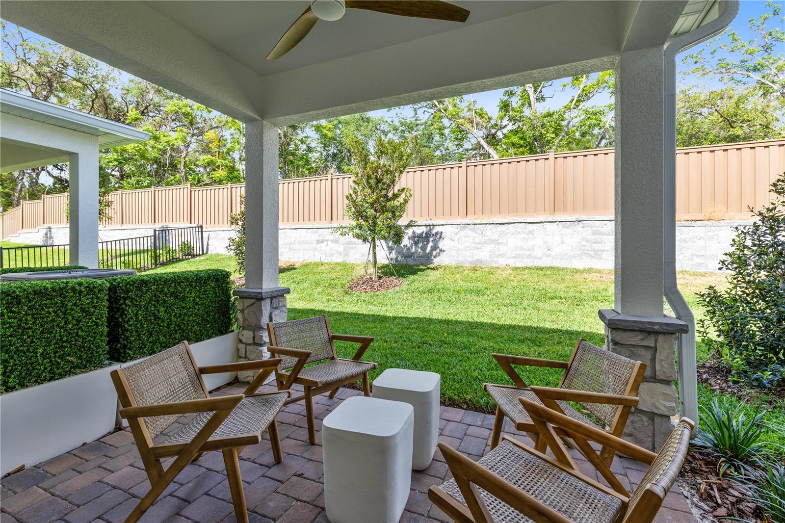 OVIEDO SQUARE - Residential