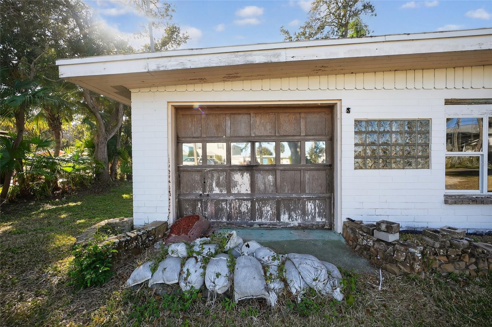 1630 RIVERSIDE DRIVE