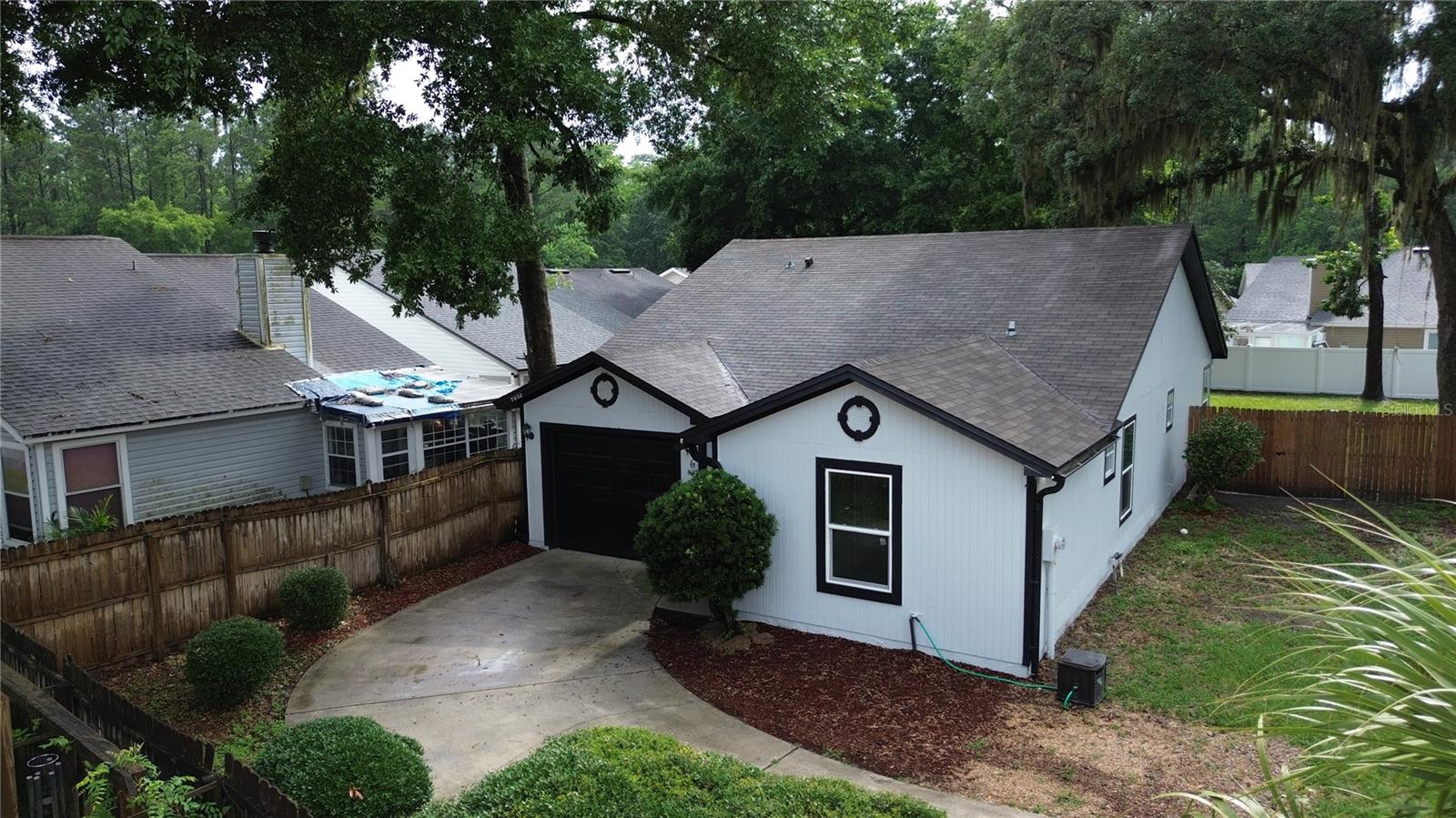 LAKESIDE VILLAGE - Residential