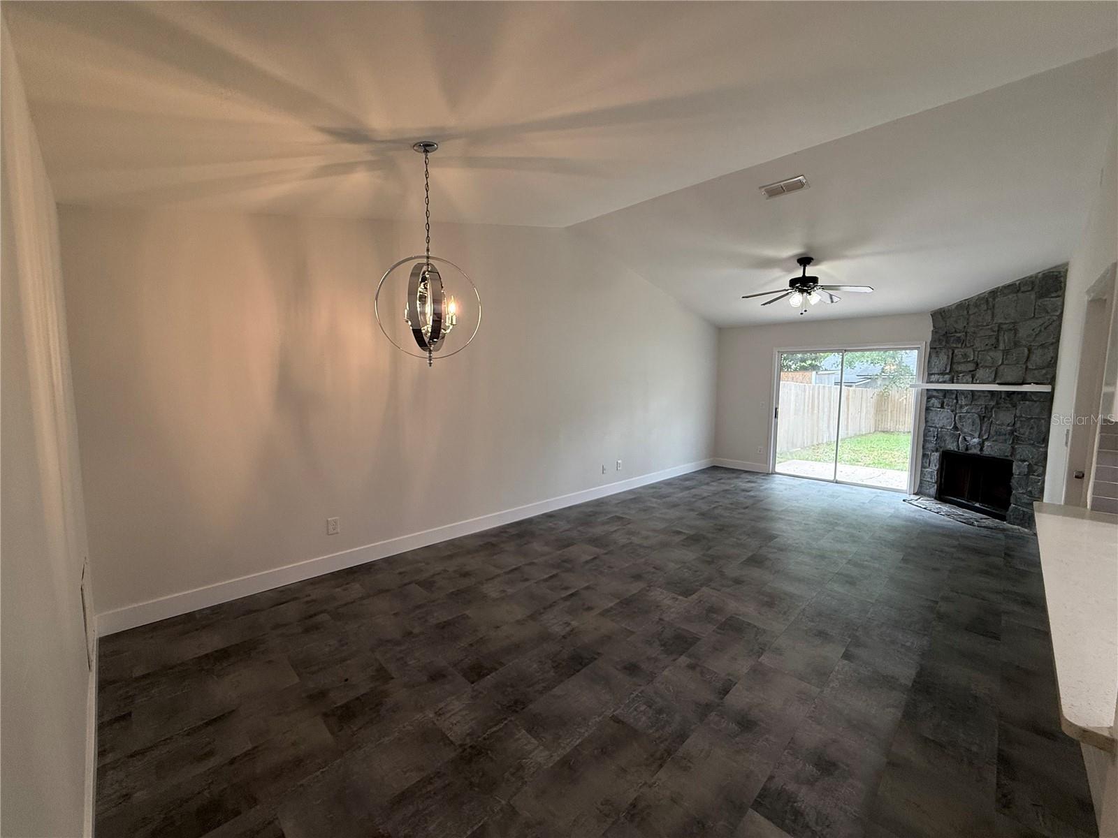 LAKESIDE VILLAGE - Residential