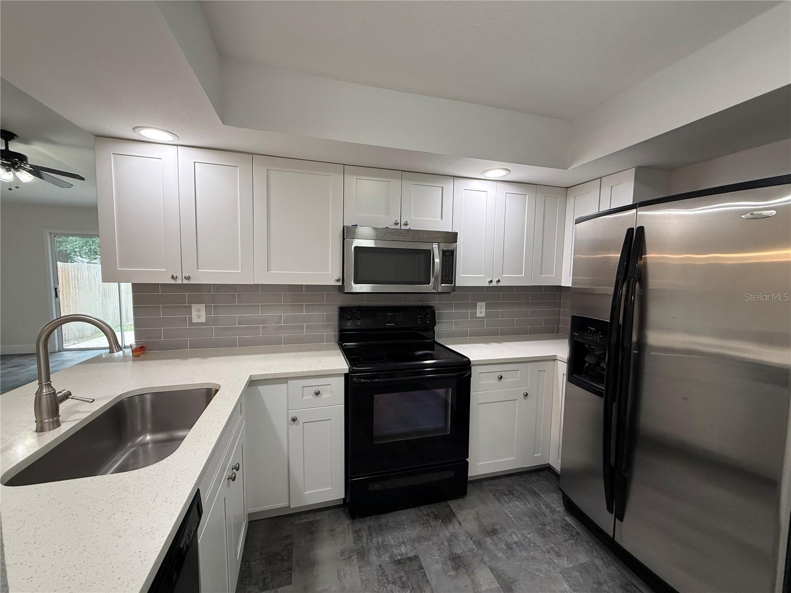 LAKESIDE VILLAGE - Residential