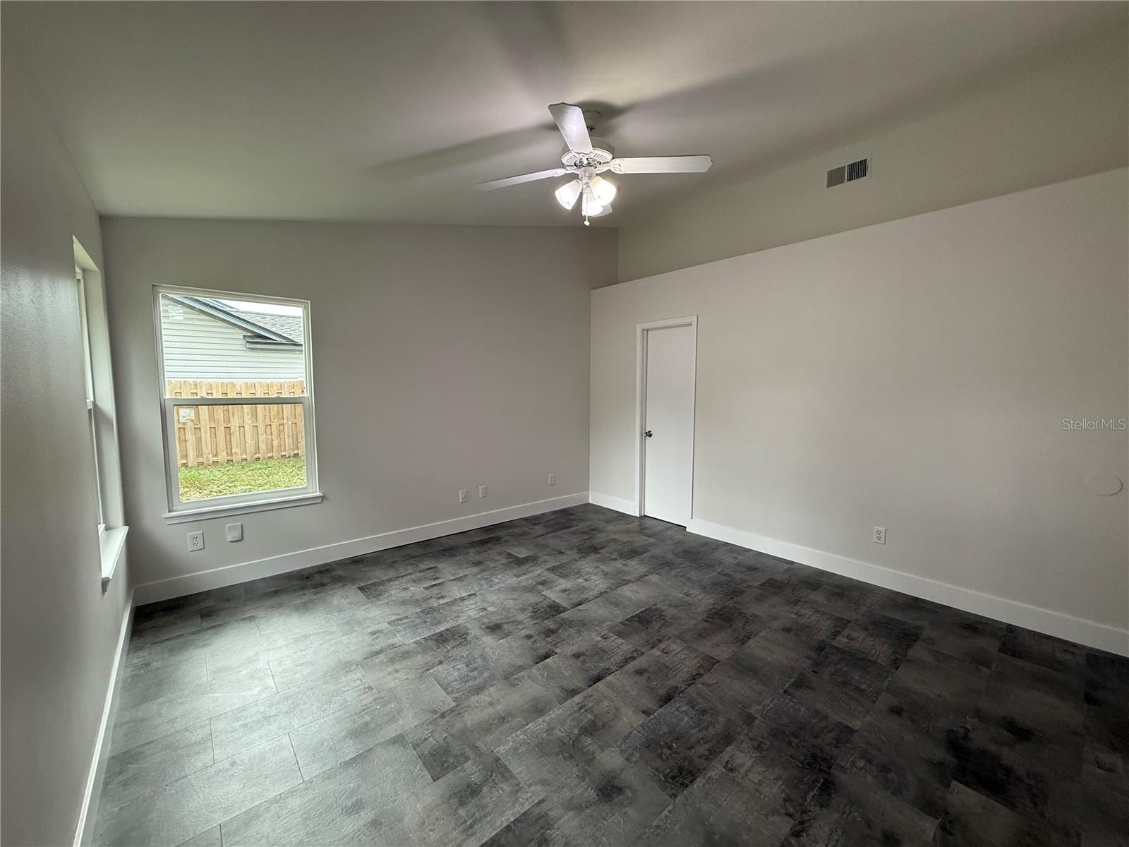 LAKESIDE VILLAGE - Residential