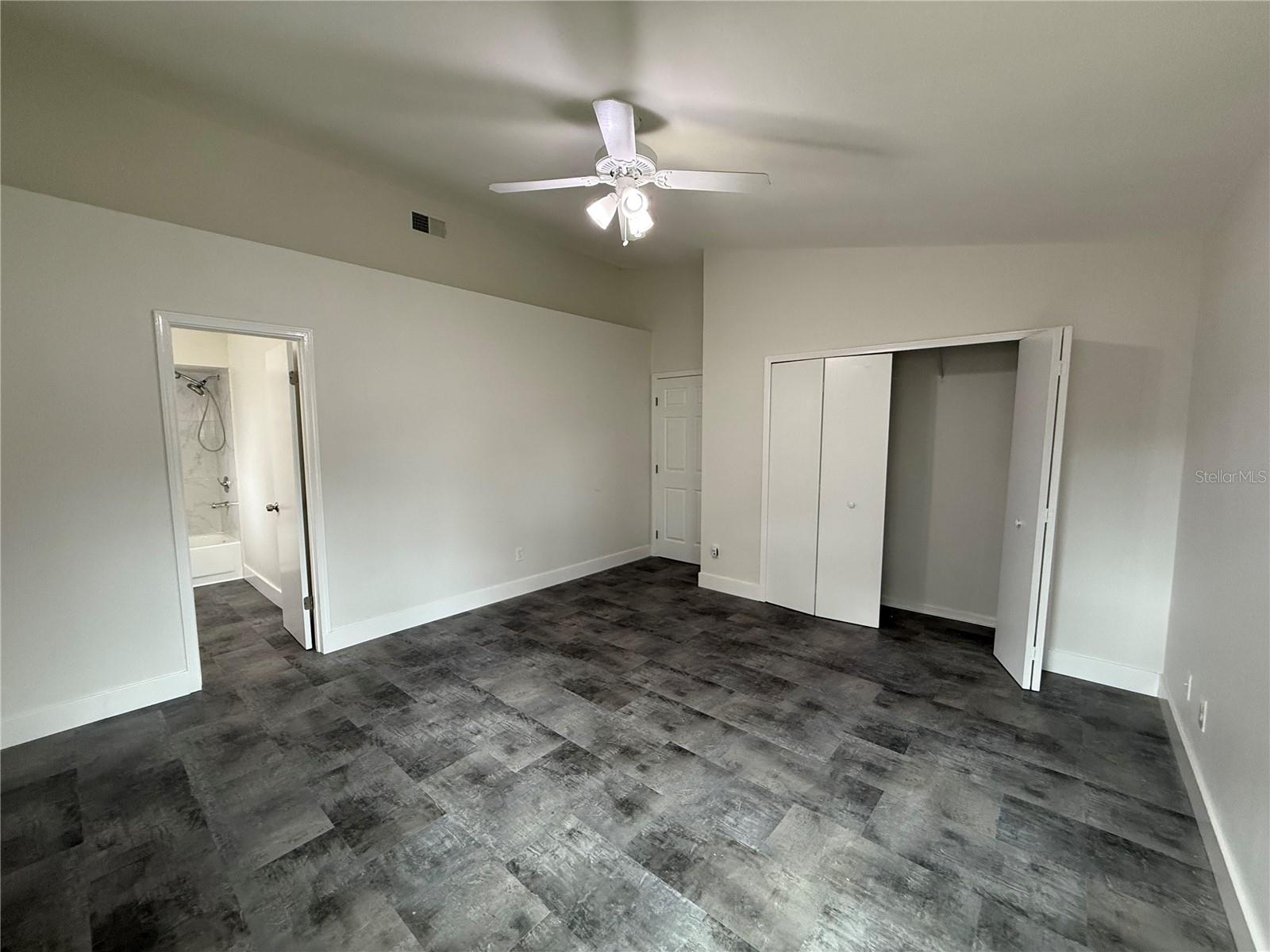 LAKESIDE VILLAGE - Residential