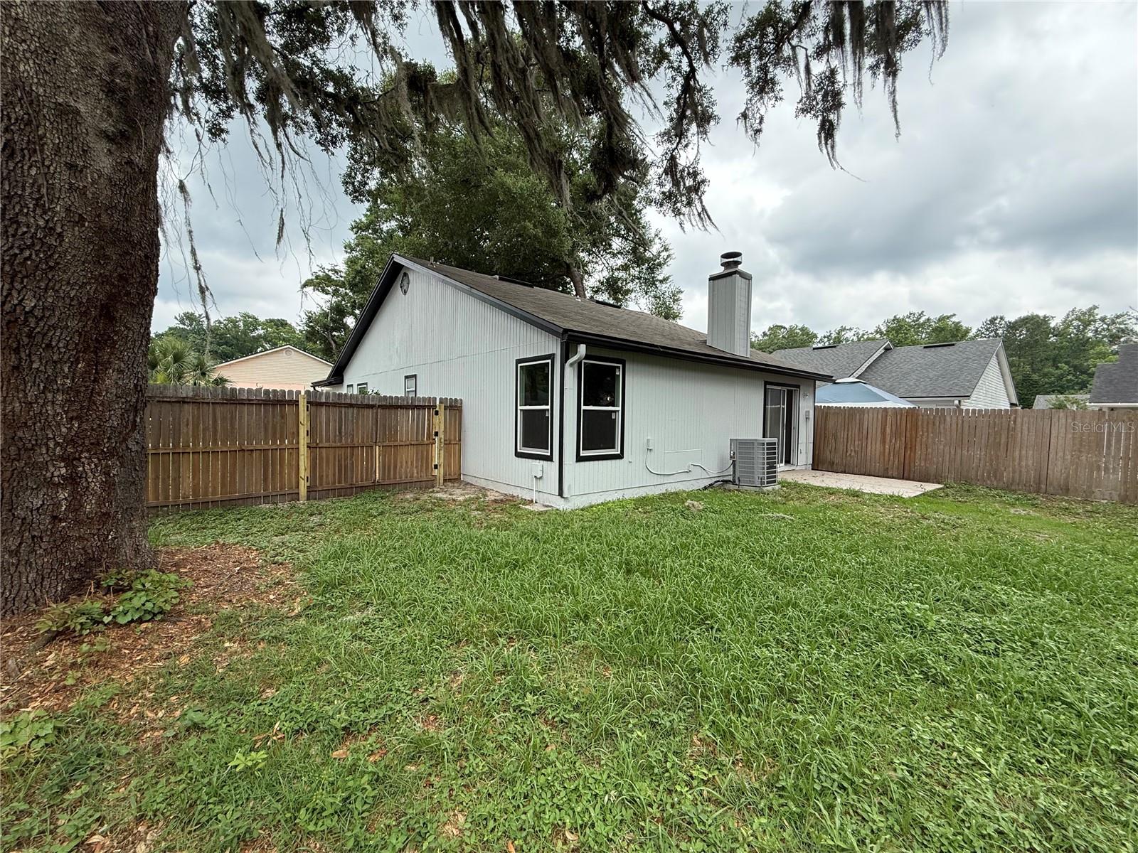 LAKESIDE VILLAGE - Residential