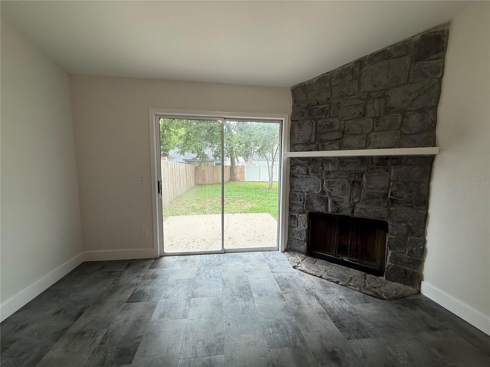 LAKESIDE VILLAGE - Residential