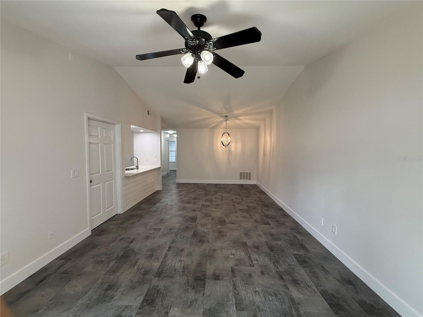 LAKESIDE VILLAGE - Residential