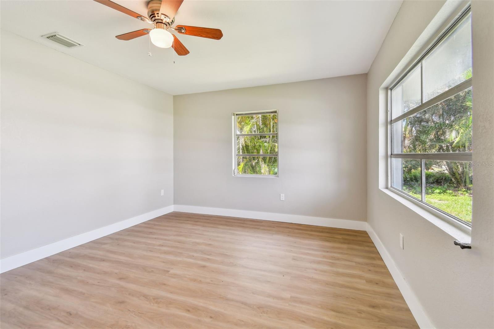 MANDALAY SUB - Residential Lease