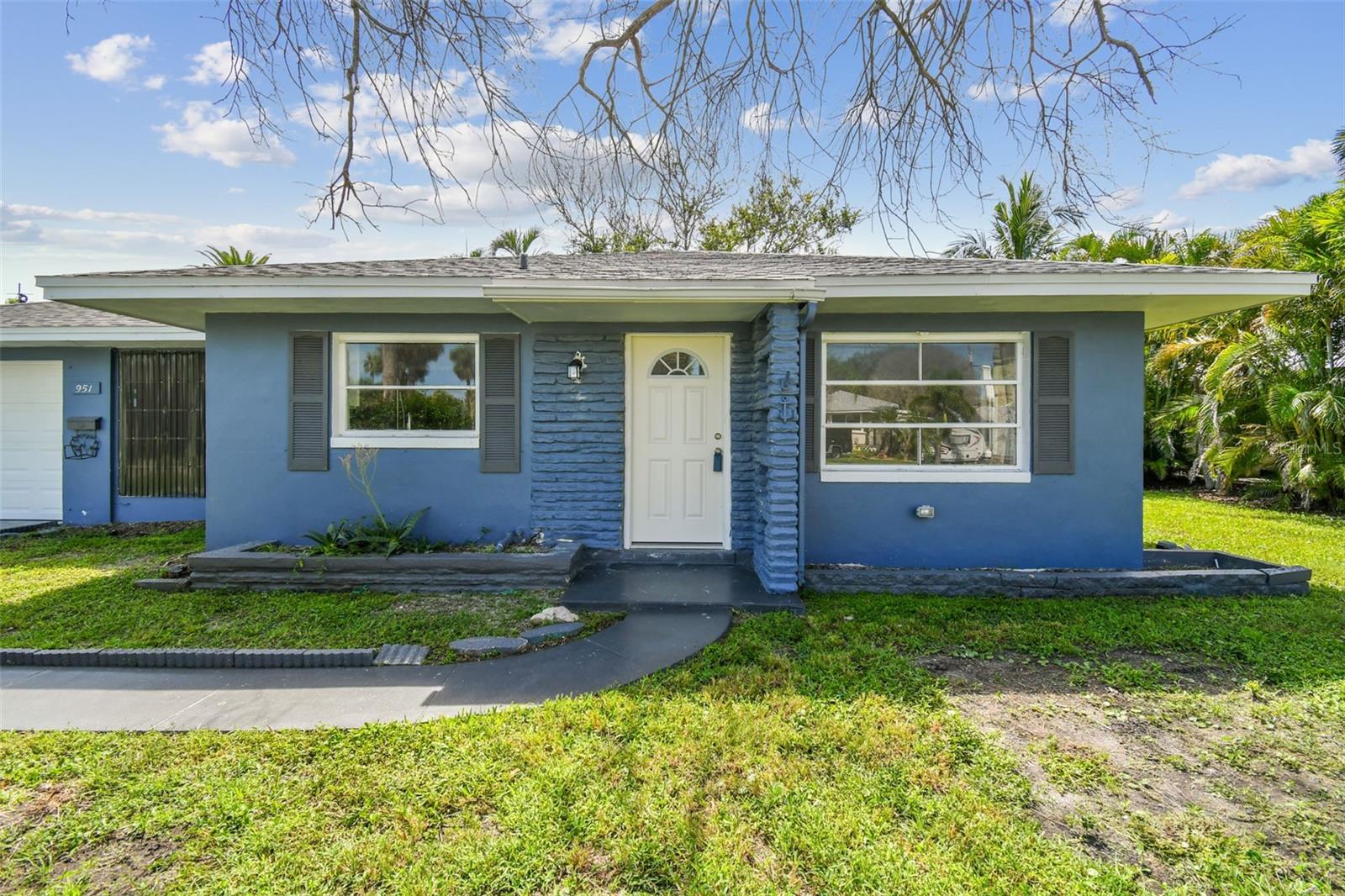 MANDALAY SUB - Residential Lease