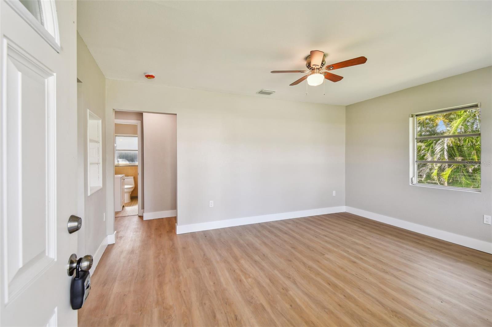 MANDALAY SUB - Residential Lease