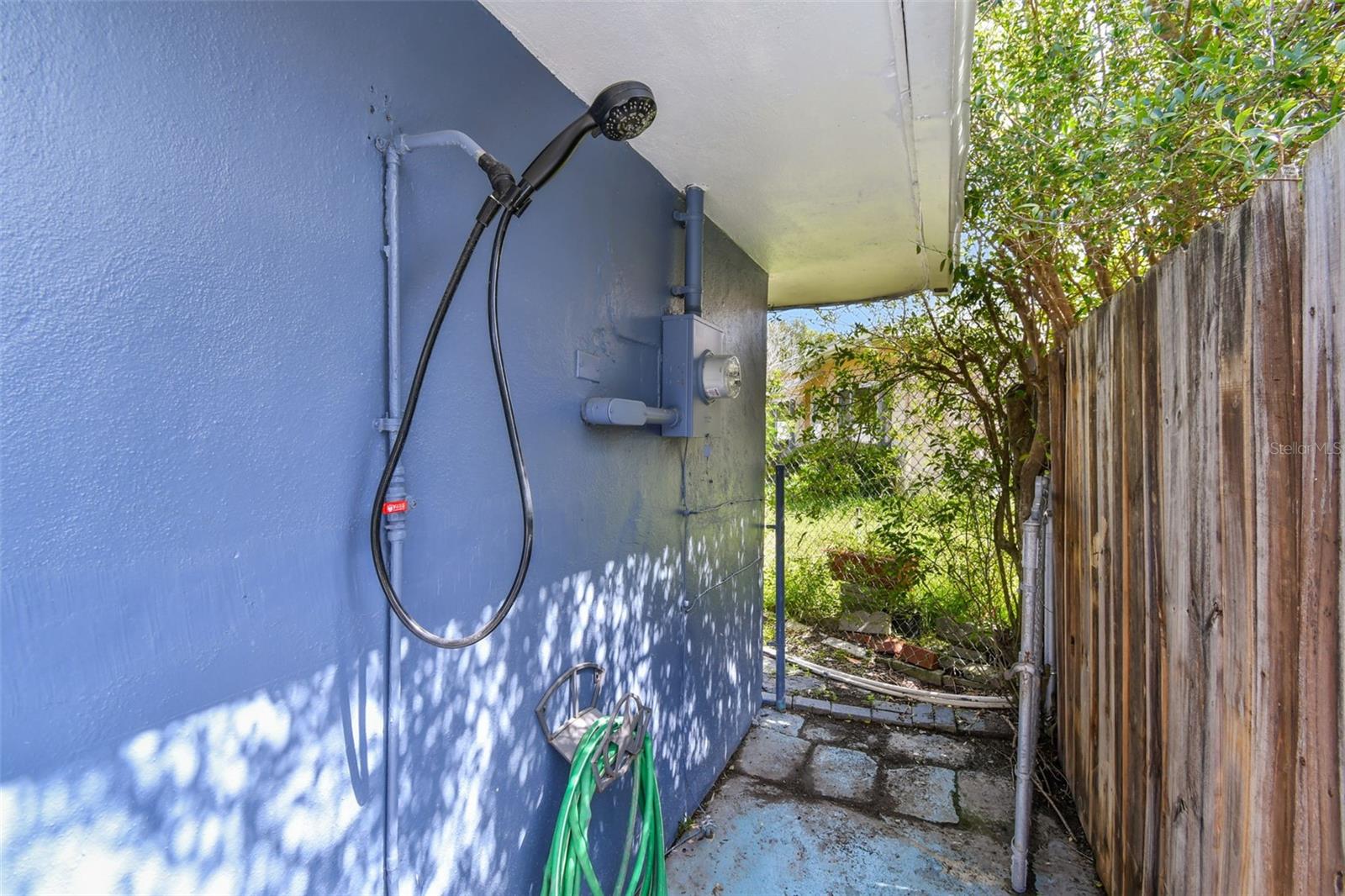 MANDALAY SUB - Residential Lease