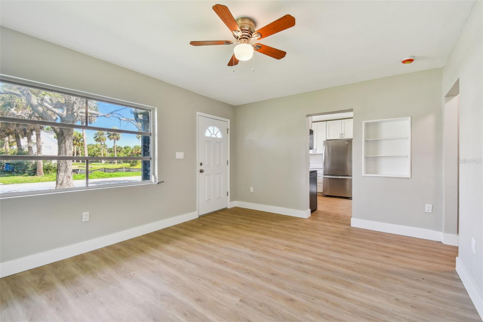 MANDALAY SUB - Residential Lease