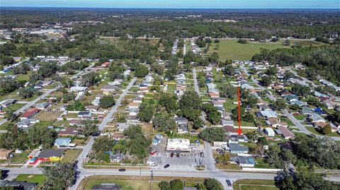 A home in LAKELAND