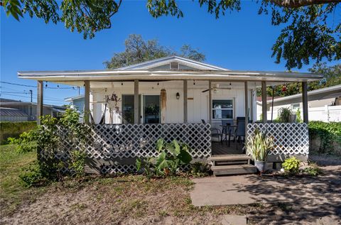 A home in LAKELAND