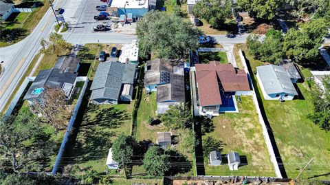 A home in LAKELAND