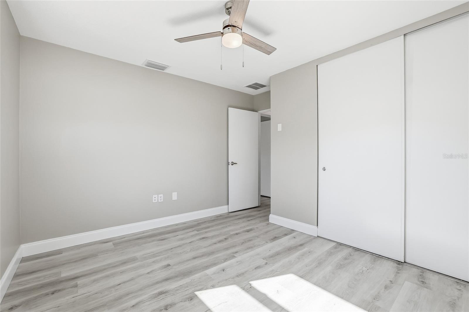 GOLDEN GROVES - Residential