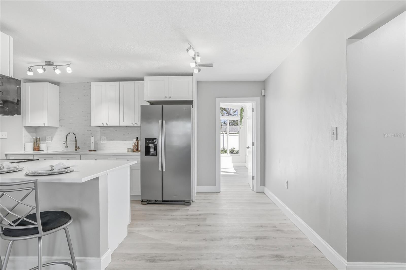 GOLDEN GROVES - Residential