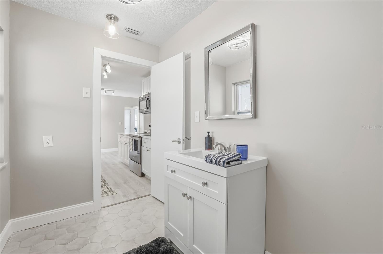 GOLDEN GROVES - Residential