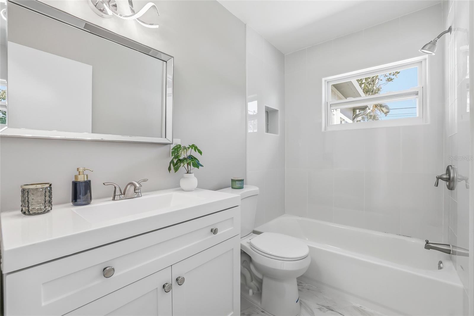 GOLDEN GROVES - Residential