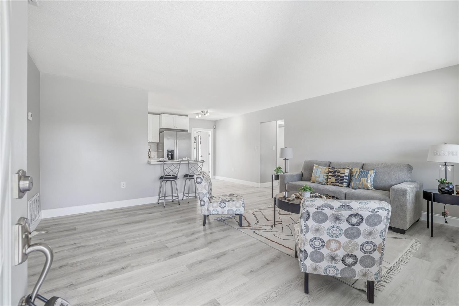 GOLDEN GROVES - Residential