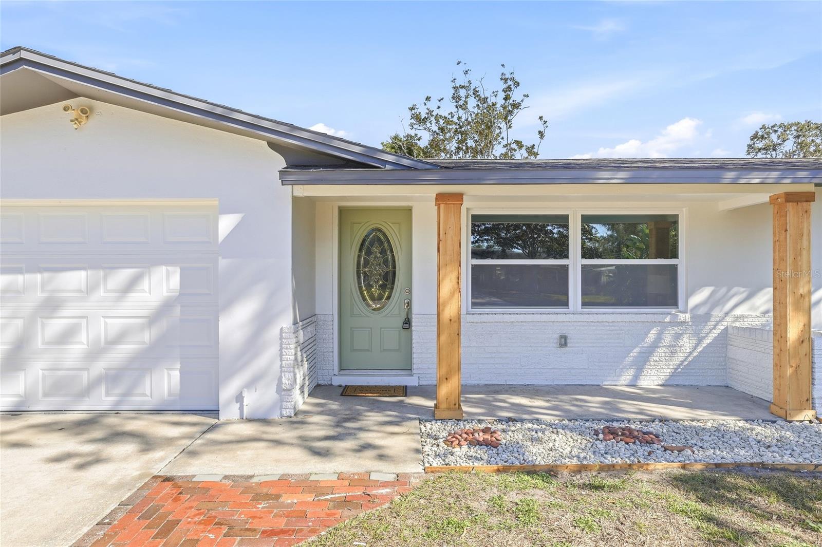 GOLDEN GROVES - Residential