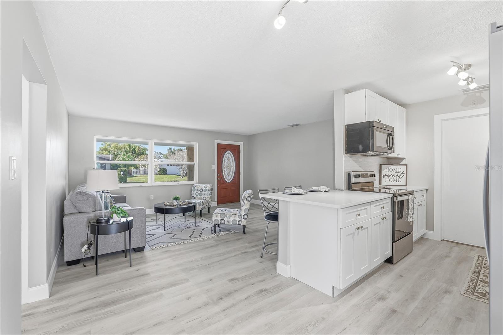 GOLDEN GROVES - Residential