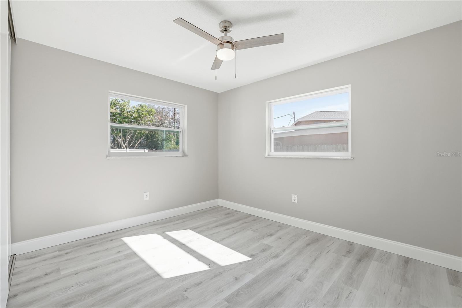 GOLDEN GROVES - Residential